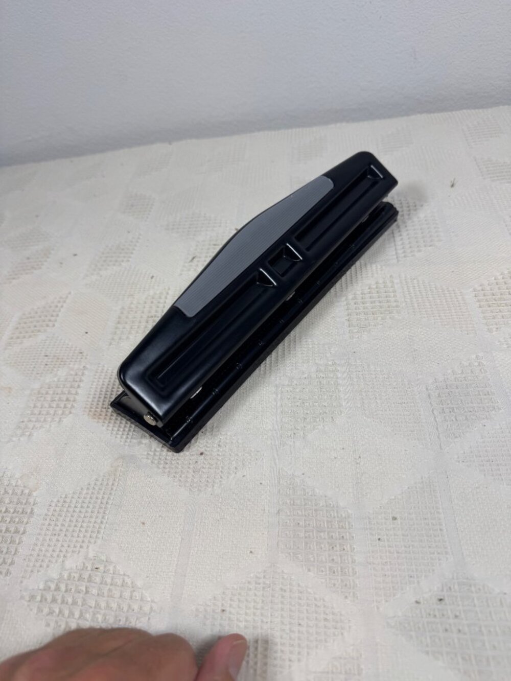 Heavy Duty Adjustable 3 Hole Punch Black With Paper Guide